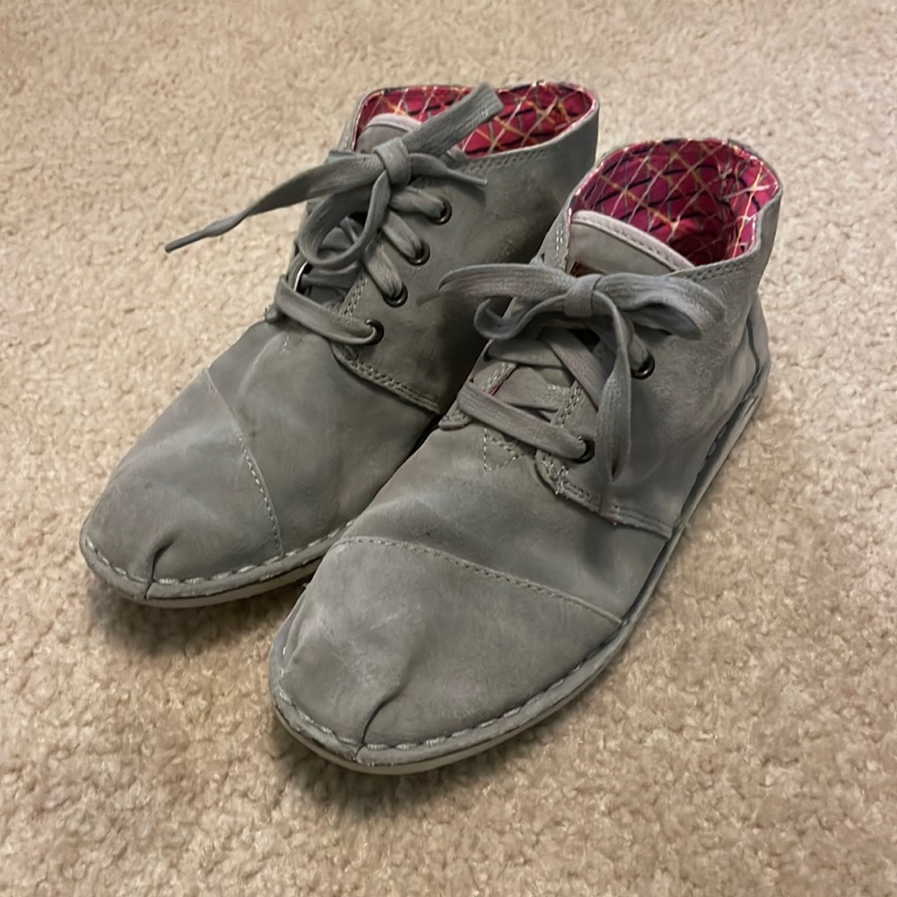 Tom’s Booties